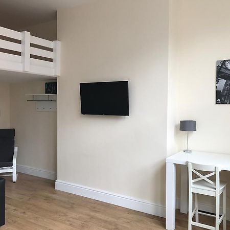 The Trafford Apartment สต็อกพอร์ต ภายนอก รูปภาพ