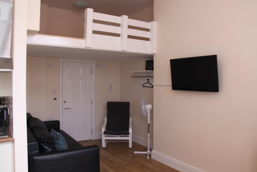 The Trafford Apartment สต็อกพอร์ต ภายนอก รูปภาพ