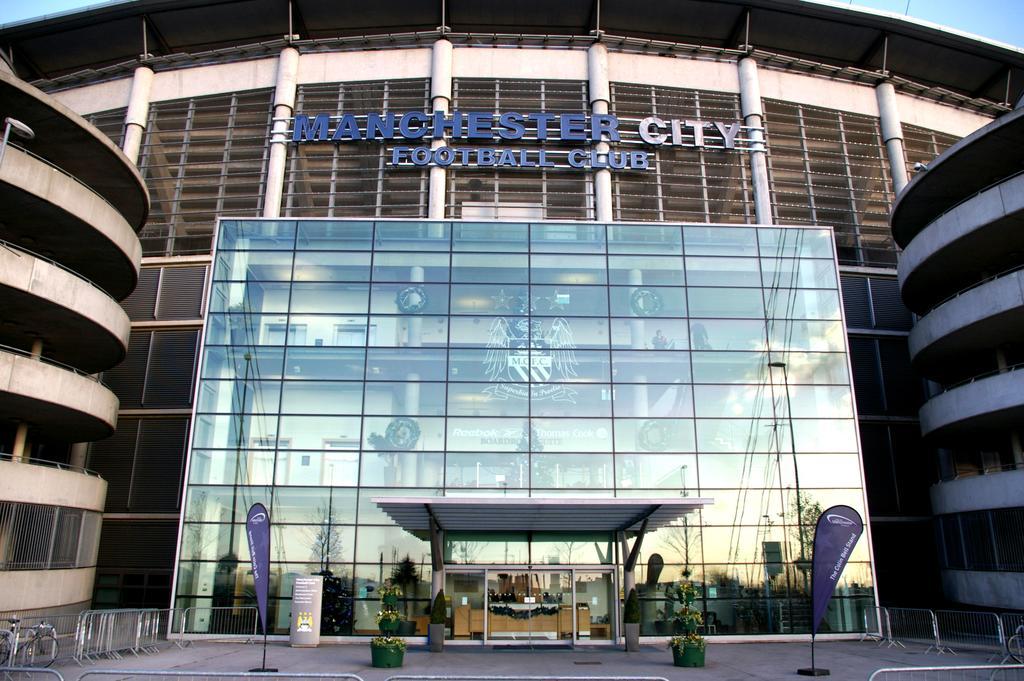 The Trafford Apartment สต็อกพอร์ต ภายนอก รูปภาพ